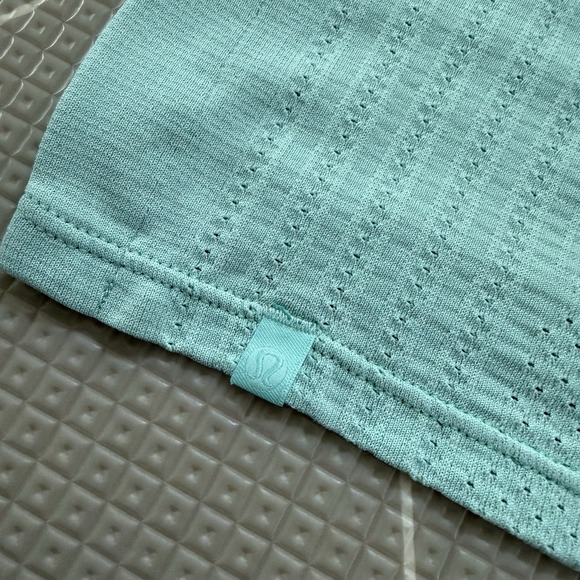 Lululemon Train to Be Tank Size 6 Wild Mint Sleeveless Crop - Picture 3 of 5